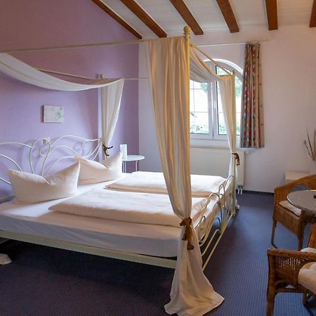Hotel Schlosshof Dolgesheim 외부 사진