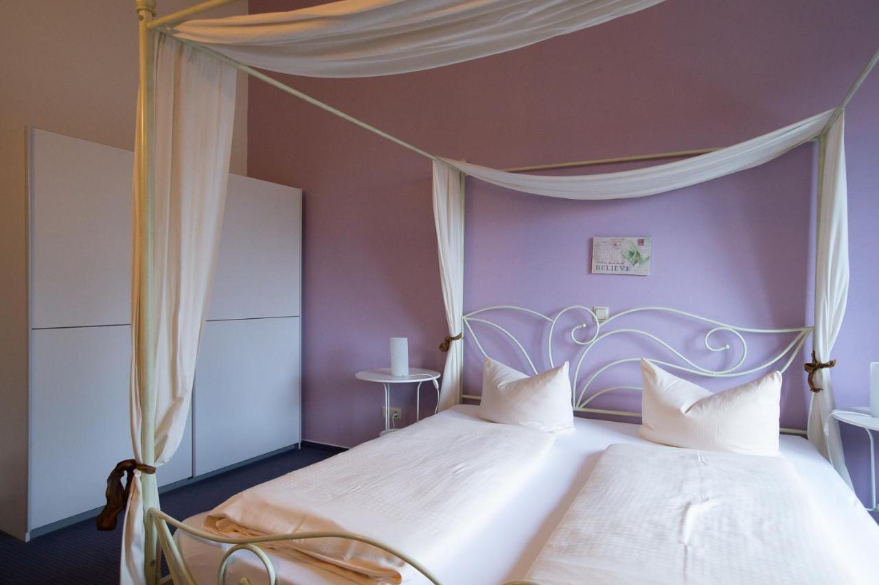 Hotel Schlosshof Dolgesheim 외부 사진