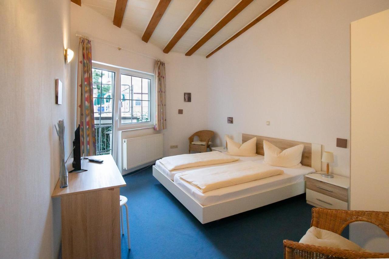 Hotel Schlosshof Dolgesheim 외부 사진