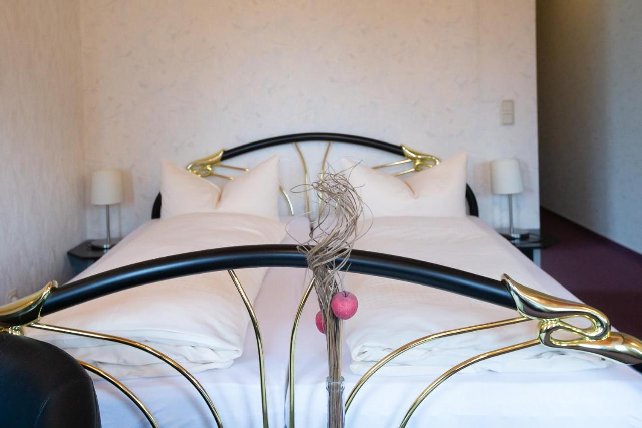 Hotel Schlosshof Dolgesheim 외부 사진