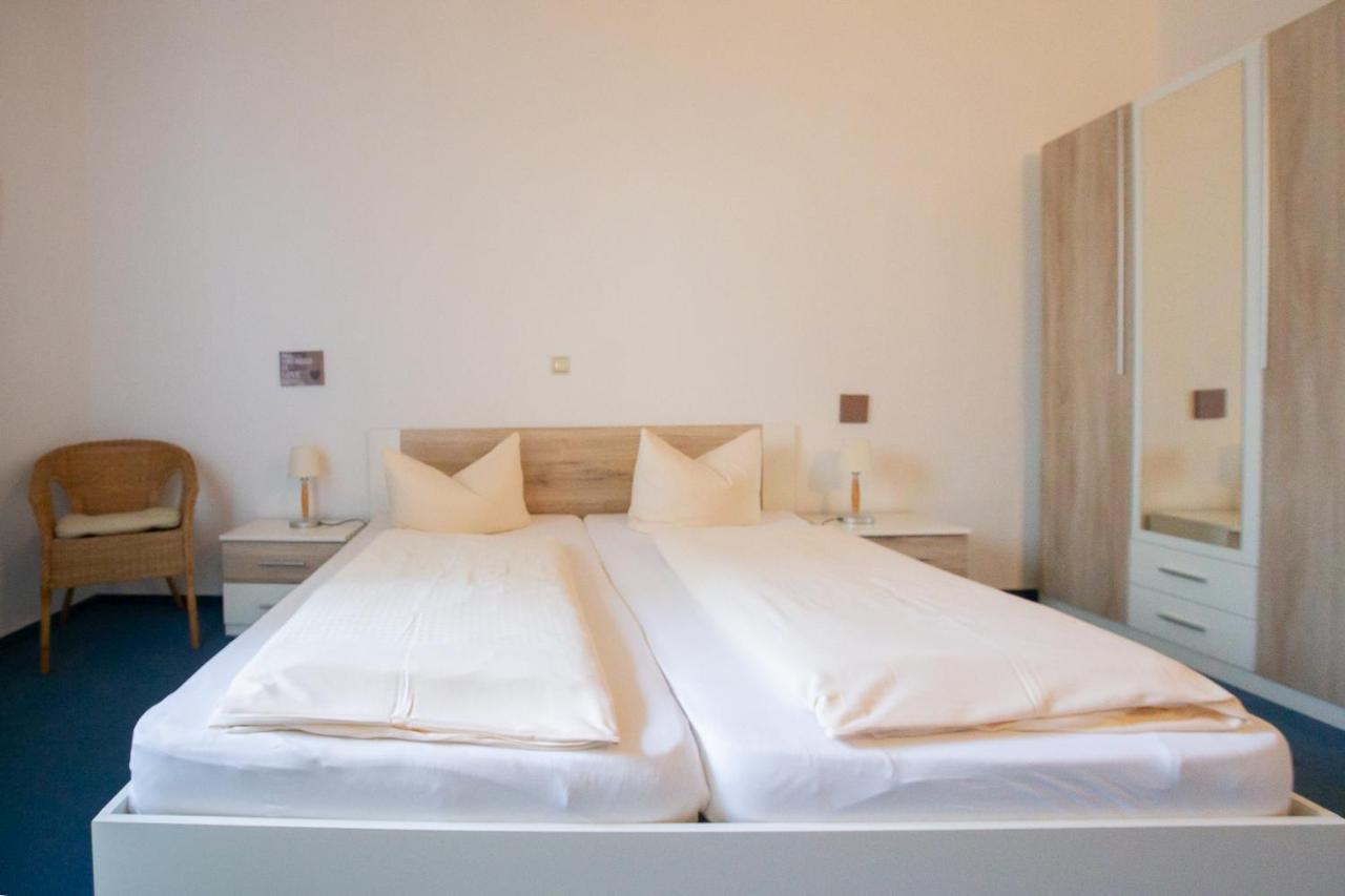 Hotel Schlosshof Dolgesheim 외부 사진