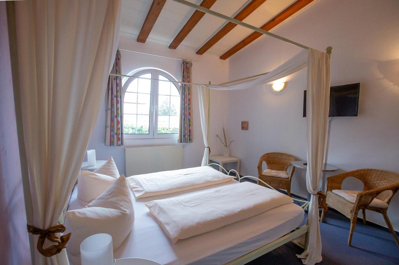 Hotel Schlosshof Dolgesheim 외부 사진