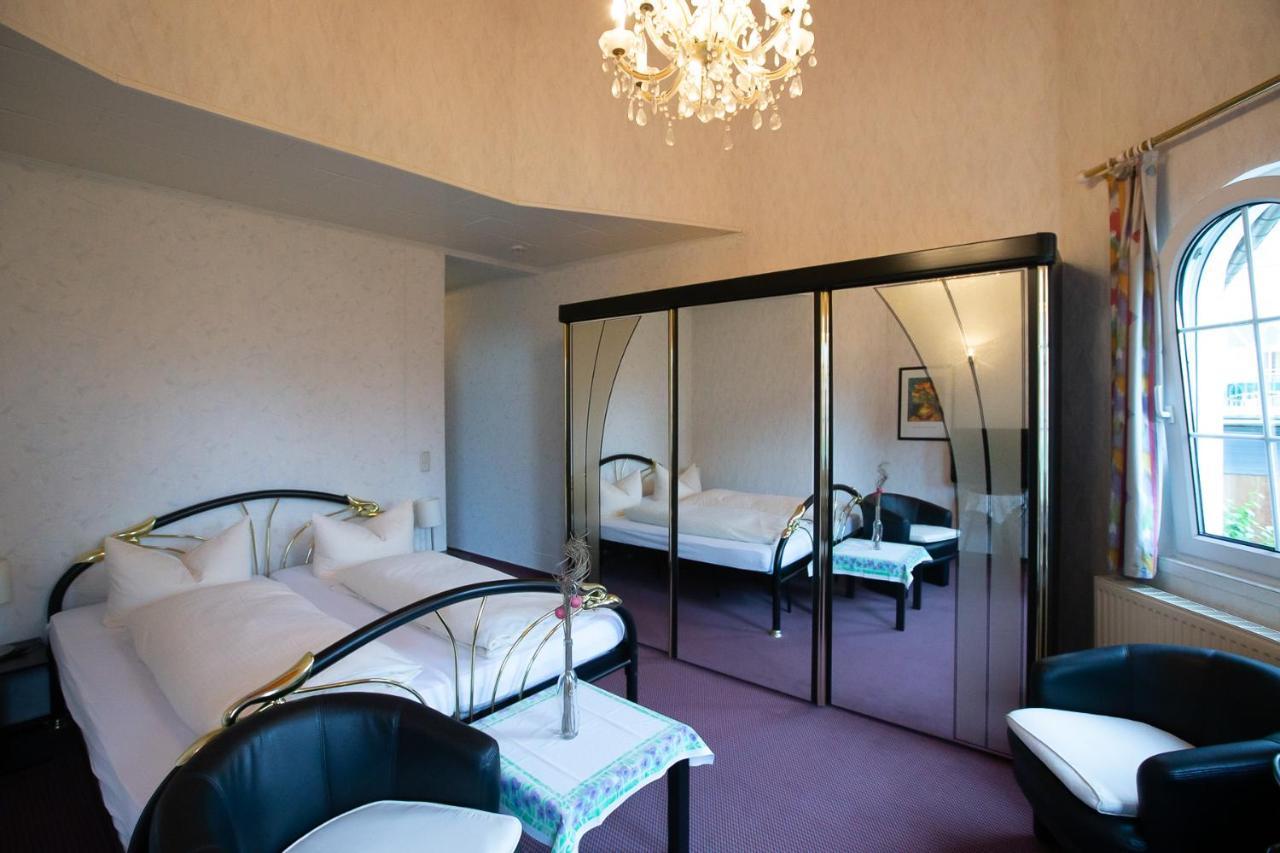 Hotel Schlosshof Dolgesheim 외부 사진