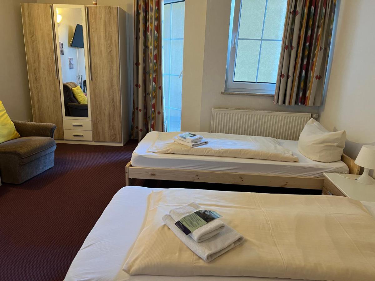 Hotel Schlosshof Dolgesheim 외부 사진